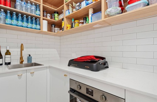 Soldiers Point Casa | Paradise, 1-2B Bagnall Ave - water views, air con, Wi-Fi, Dog Friendly