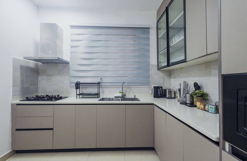 Sekondi-Takoradi Apartamento | PARADISE 1: Stylish 3BR with premium finishes, custom décor & stunning views