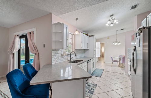 Port Saint Lucie Casa | Paradise! 3 Bedroom home with private pool, outdoor living space, and lanai