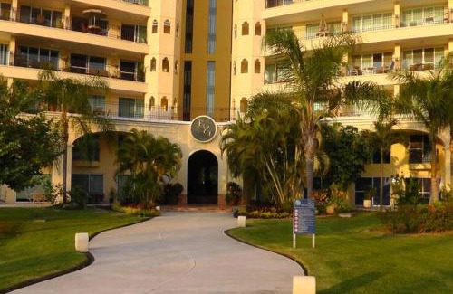 Marina Vallarta Apartamento | Paradise apartment, private beach condo Bay View Grand