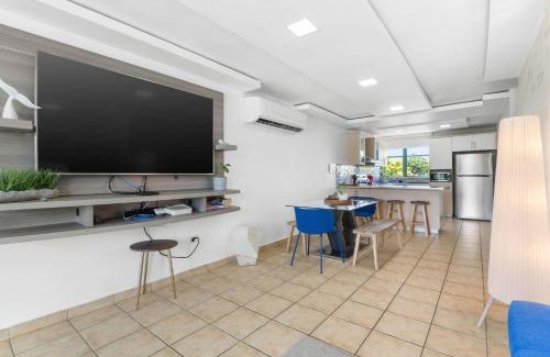 Mediania Alta Apartamento | Paradise at Aquatika Poolfront with Private Beach