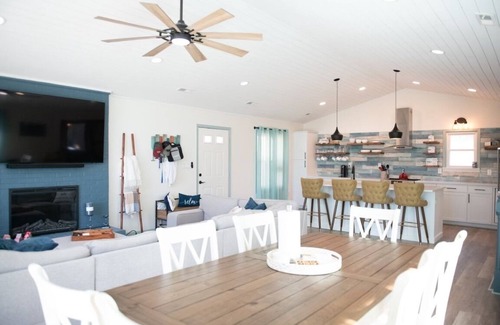 Bumpass Casa | Paradise at Sunset Point: hot tub, waterfront and dog friendly property