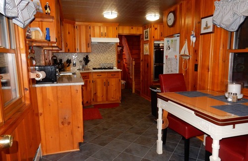 Van Buren Point Cabaña | Paraíso en el punto! Bellamente actualizado, vistas espectaculares, pasos al lago