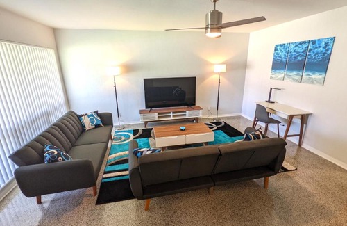 Deerfield Beach Casa | Paradise Awaits! Beach, King Bed, Private Yard & Workspace