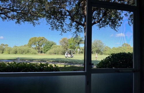 Naples Casa | Paradise Awaits! Country Club Living, Private Golf Course, beaches, 1st Floor!