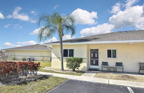 Lake Suzy Condominio | Paraíso espera en este 2 dormitorios, 2 baños primer piso Condo en Lake Suzy, FL