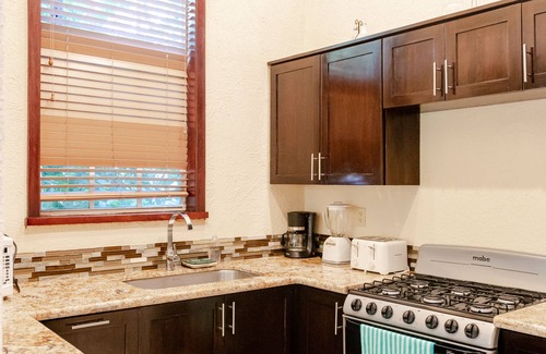 Antoneys Cay Hotel | Paradise Beach Hotel & Resort