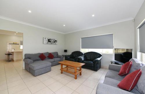 Sanctuary Point Casa | Paradise Beach House - Belle Escapes Jervis Bay