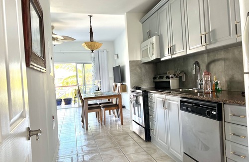 Providenciales Casa | Paradise Breeze Penthouse- Majestic Ocean Views -Central Location