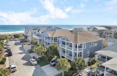 Wrightsville Beach Casa | Paradise by the Pier Carolina Getaway