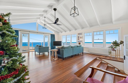 Kianga Casa | Paradise by the beach! 100 steps to the beach. Can sleep up to 15.