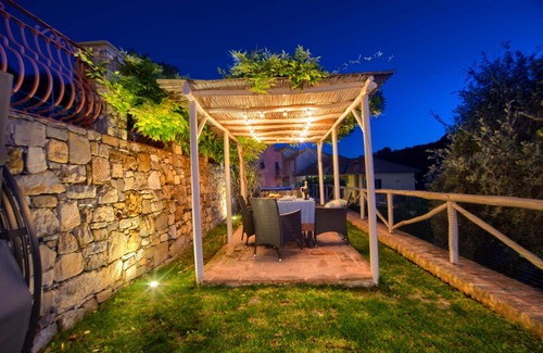 Diano San Pietro Cabaña | Esquina del paraíso con jacuzzi privado climatizado, jardín, wifi y espacio de estacionamiento