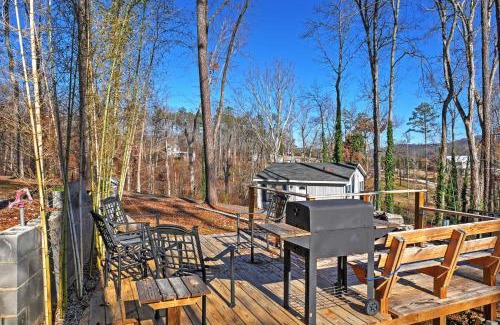 Guntersville Casa | Paradise Cove Cabin with Boathouse and Dock