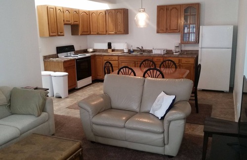 Norton Shores Apartamento | Paradise Cove Harbour ~ 2 habitaciones / 1 baño Apartamento WIFI, pesca y Firepit