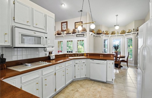 Troutman Casa | Paradise Cove on Lake Norman, 5.5 acres