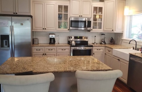Palmetto Bay Casa | Paradise Found 3 bed 3 bath home with a pool @ Palmetto Bay