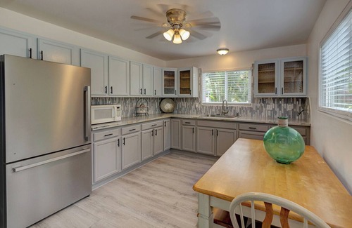 Kapoho Casa | Paradise found! 3 bedroom home with large lanai, AC and 2 blocks from the ocean