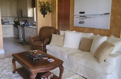 Naples Casa | PARADISE FOUND! AVAILABILITY BEGINNING APRIL 2025.