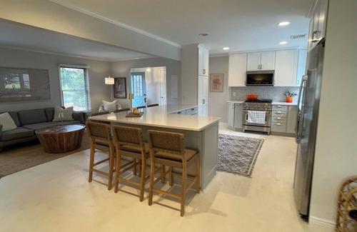 Southold Casa | North Fork Dream Getaway, Walk to Private Beach & In-Ground Pool!