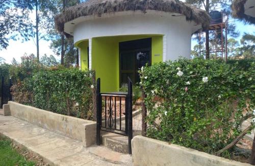 Kampala Cama Y Desayuno | Paradise Gardens Kajjansi