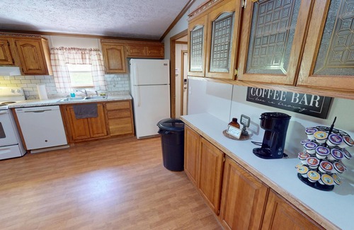 Victor Casa | “Paradise Hill” A Charming 3-bedroom house in the country.