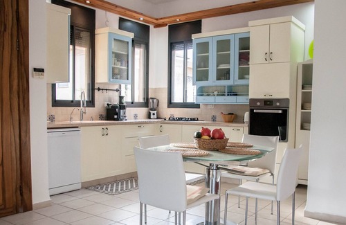 Zikhron Ya'aqov Casa | PARADISE HOUSE - SPACIOUS AND SERENE