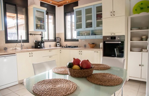 Zikhron Ya'aqov Casa | PARADISE HOUSE - SPACIOUS AND SERENE