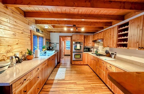 Naples Casa | Paradise in the Lakes Region