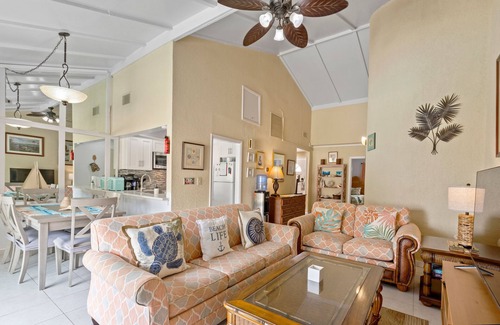 Paradise Island Villa | Paradise Island 9A-Sunrise Beach Club-Beachfront- Hurricane No afectado
