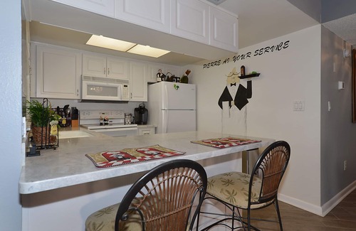 Palm Harbor Condominio | Frente de agua 'Paradise' Lake Tarpon Condominio con 19 'Barco