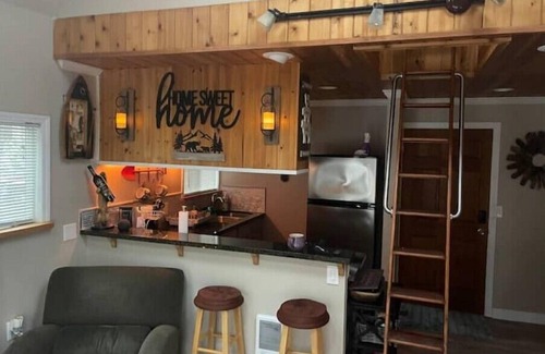 East Lake Hills Cabina | Paradise Loft at Timber Creek
