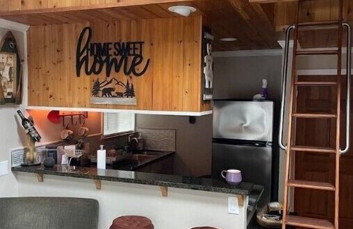East Lake Hills Cabina | Paradise Loft at Timber Creek