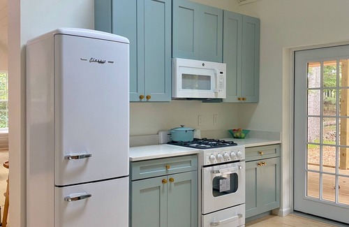 Signal Mountain Casa | Paradise Meadows Farmhouse- New, luxurious, Scandinavian styled home on 2 acres.