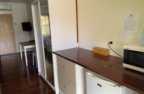 Busselton Hotel | Paradise Motel Busselton