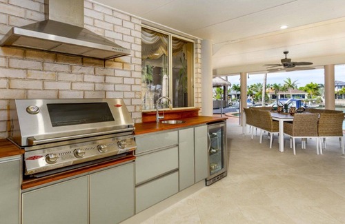 Banksia Beach Casa | PARADISE ON BANKSIA CANAL