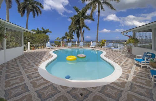 Reading Villa | Paradise on Earth