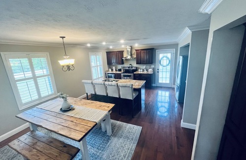 Stanton Otro | Paradise on Pecks Creek - w/Hot tub & Firepit! Minutes from RED RIVER Gorge