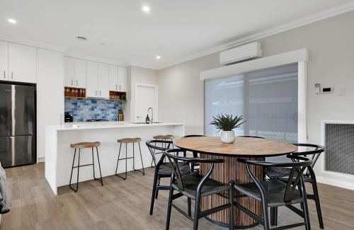 Orange Casa | Paradise on Prince - Sleek & Stylish, Dog Friendly