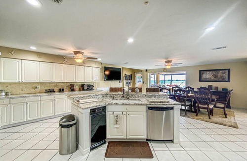 Palmetto Casa | Paradise on the Bay - Snead Island FL Waterfront - pool featured on Insane Pools