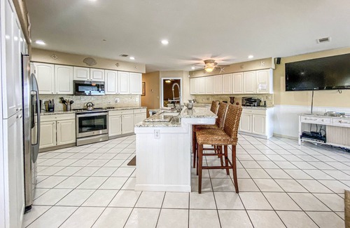 Palmetto Casa | Paradise on the Bay - Snead Island FL Waterfront - pool featured on Insane Pools