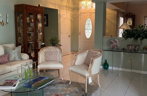 Bonita Springs Casa | Paradise on the 18th hole in desirable Hunters Ridge Country Club