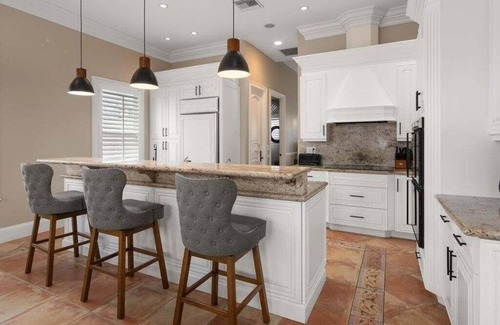 Connors Casa | Waterfront Grand Two Story Home, a poca distancia de la playa de Vanderbilt