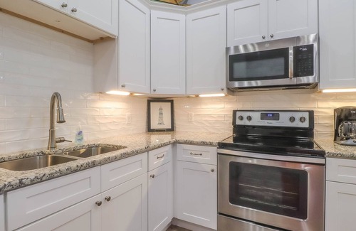 Bay St Louis Condominio | Paradise Palms: modern, very comfortable , unit in beautiful beach town