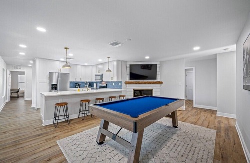 Palm Harbor Casa | Paradise Palms: Spacious 3-Bedroom Home in Palm Harbor with Game Room and Private Yard