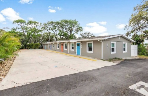 Tropic Apartamento | Paradise Palms Stunning Efficiency103 w/private patio