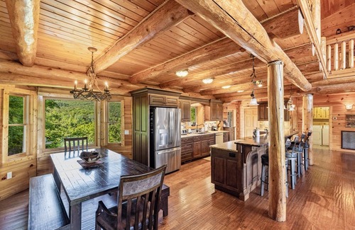 Gatlinburg - Pigeon Forge Cabina | Paradise Point 4 Bedroom Cabin by RedAwning