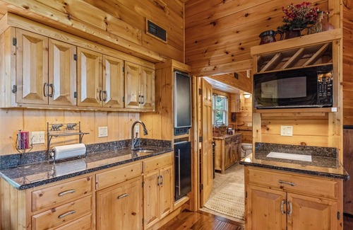 Gatlinburg - Pigeon Forge Cabina | Paradise Point 4 Bedroom Cabin by RedAwning