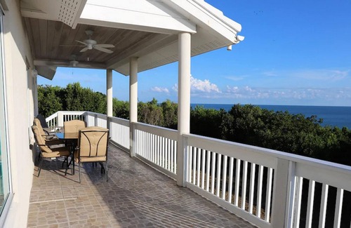Governor's Harbour Casa | Paradise Pointe by Eleuthera Vacation Rentals