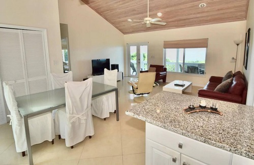 Governor's Harbour Casa | Paradise Pointe by Eleuthera Vacation Rentals