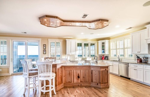 Pawleys Island Casa | Paradise Point: Luxury Beachfront Home with Views